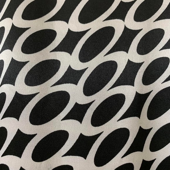 🌷3 for$25🌷Reitmans, US S, Black & White Geometric Circular Print Dress - Picture 6 of 9